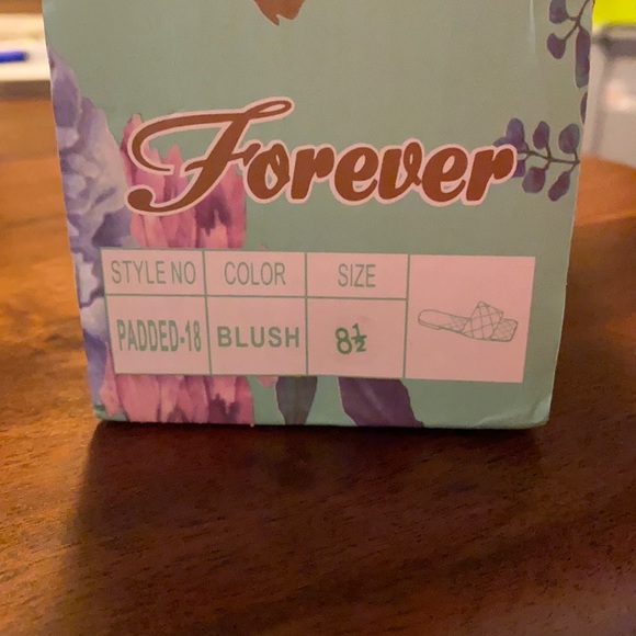 Blush padded sandal - Picture 2 of 2